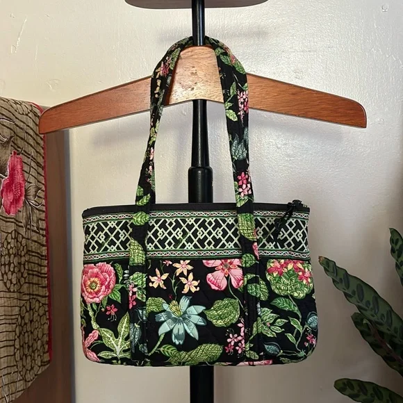 Vera Bradley Purse Black Quilt Fabric Floral Print Shoulder Bag Green Pink Blue - Picture 13 of 14